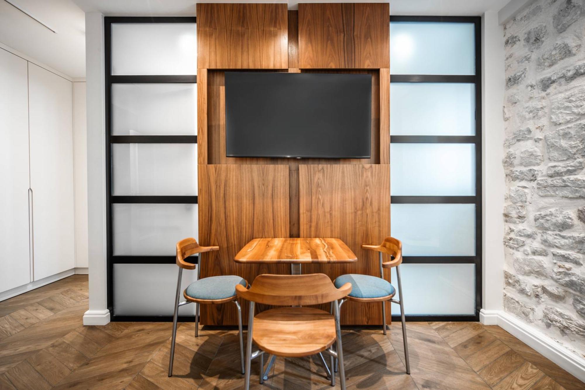 Nest Ozana קוטור